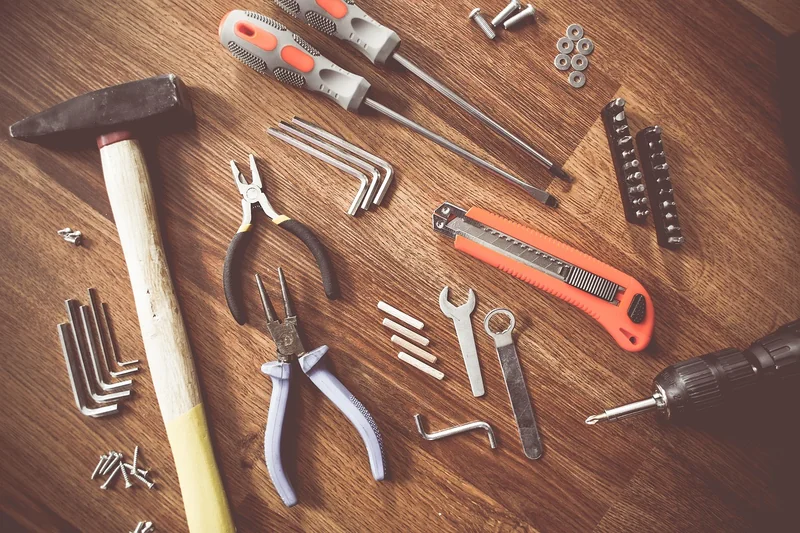 Matériaux, outils et plan de construction pas à pas