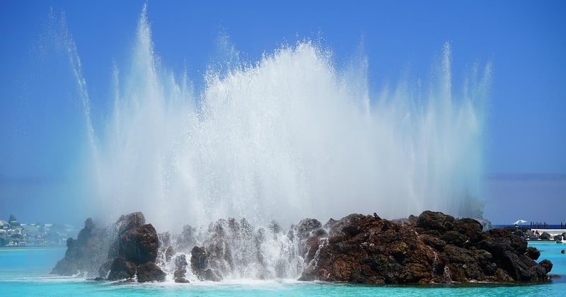 Comment installer bâche piscine : le guide simple pour un résultat parfait