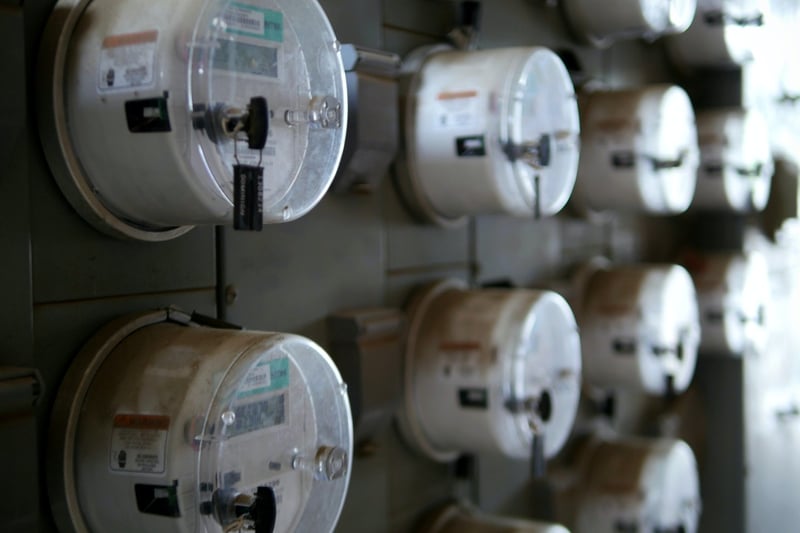 Norme hauteur interrupteur et prise : le guide pour tout installer